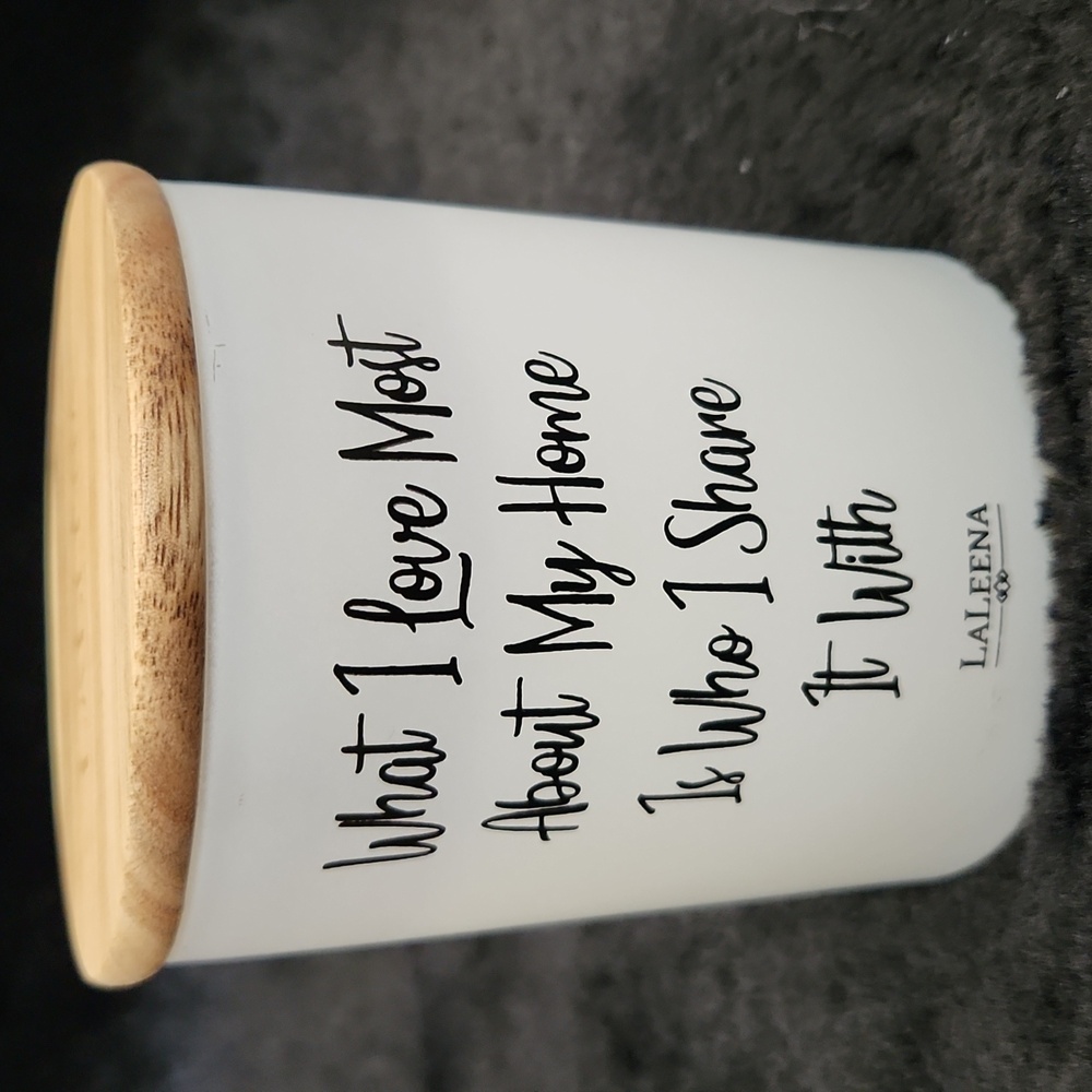 Vanilla Scented Soy Candle with Wooden Lid By LaLeena In Gift Box "WHAT I LOVE" - Picture 3 of 3